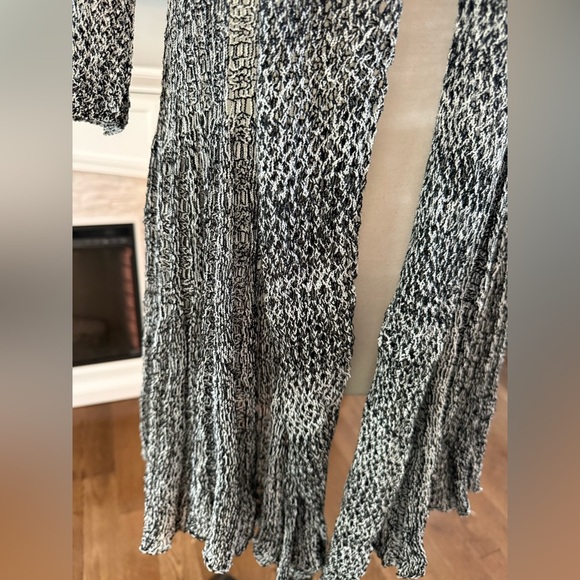 KEREN hart Black and White Textured Cardigan - Picture 8 of 10